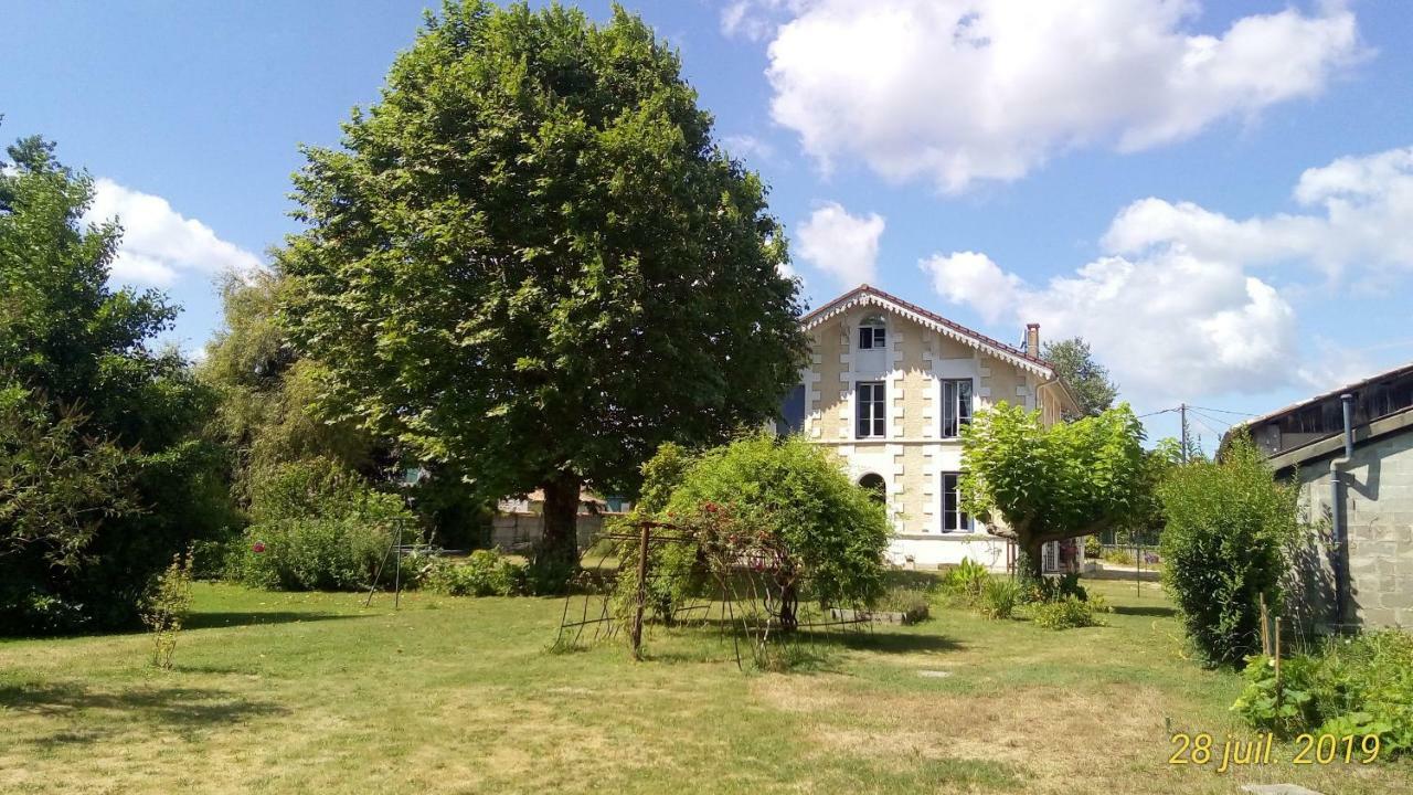 Bed and Breakfast Montplaisir Montendre Exterior foto